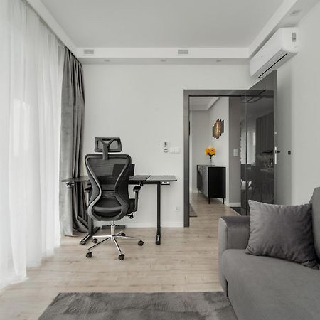 Luksusowy Apartament Z 3 Sypialniami, Klimatyzacja, Parkingiem I Biurkiem We Wroclawiu By Renters Prestige Exteriér fotografie